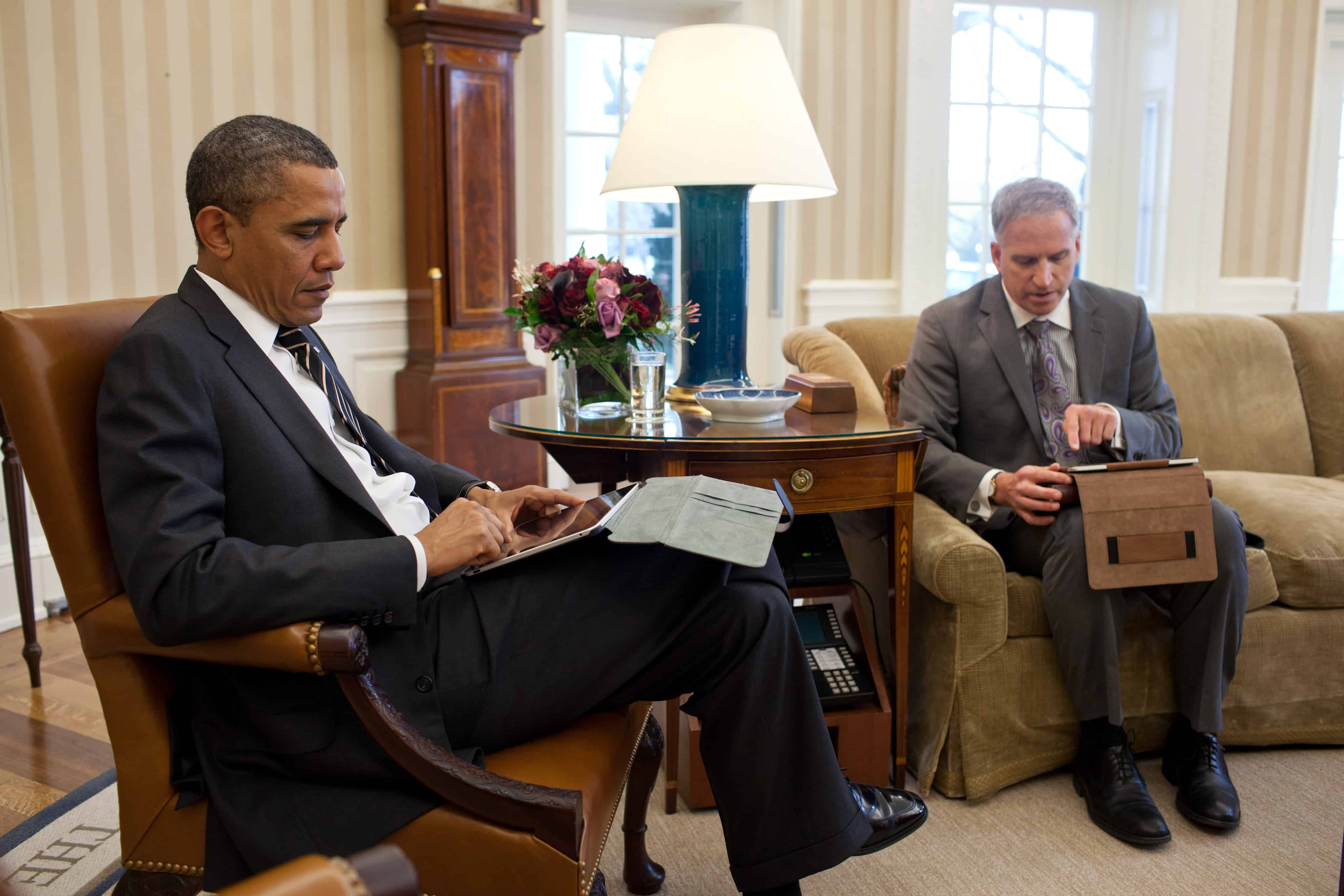 Obama receives briefing on an iPad