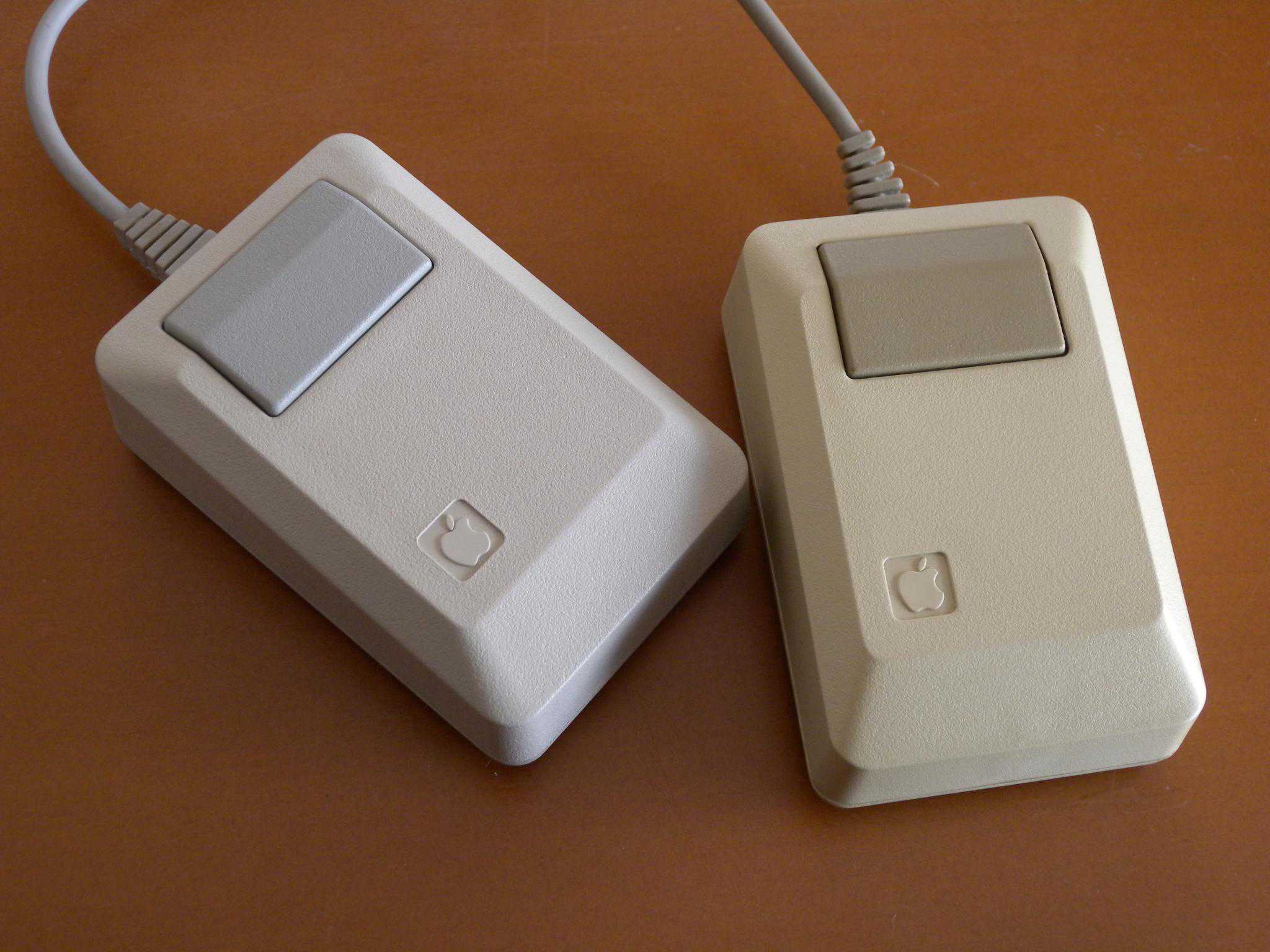 Apple-Macintosh-Mouse-M0100.jpg